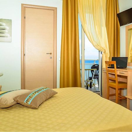 Hotel Caggiari سينِغاليا المظهر الخارجي الصورة