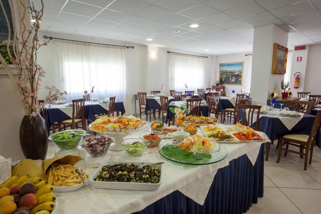 Hotel Caggiari سينِغاليا المظهر الخارجي الصورة