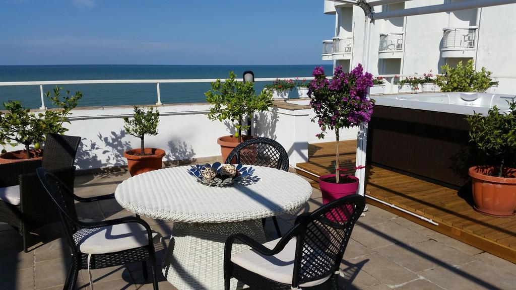Hotel Caggiari سينِغاليا المظهر الخارجي الصورة