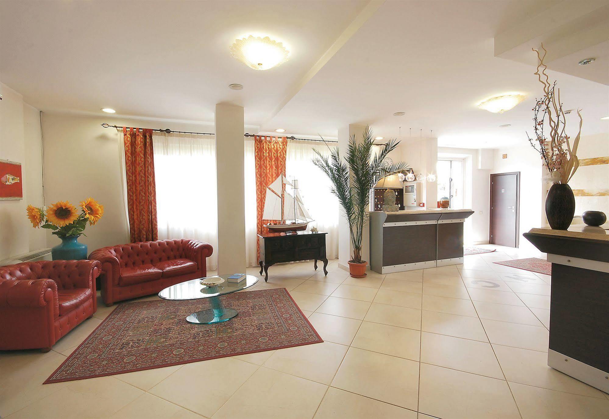 Hotel Caggiari سينِغاليا المظهر الخارجي الصورة