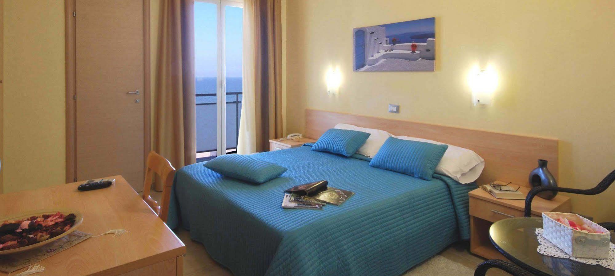 Hotel Caggiari سينِغاليا المظهر الخارجي الصورة