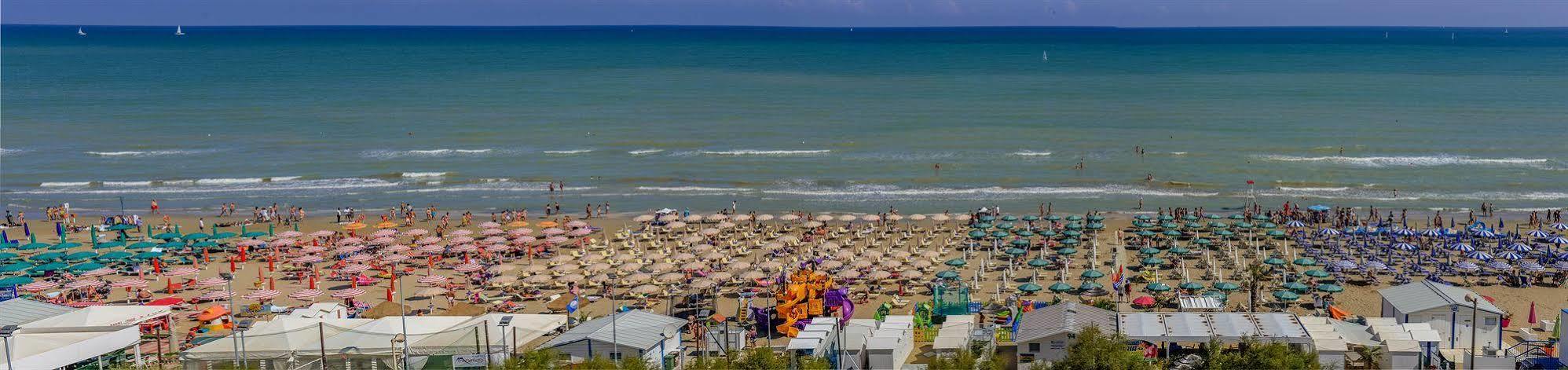 Hotel Caggiari سينِغاليا المظهر الخارجي الصورة