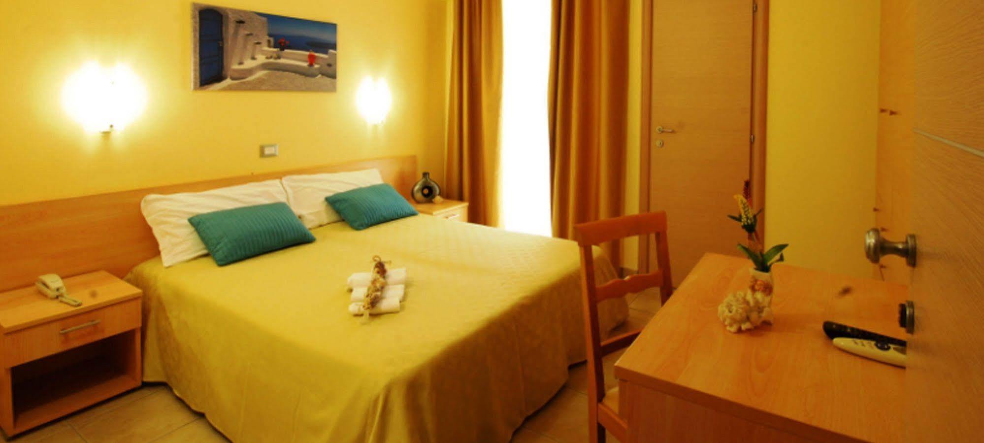 Hotel Caggiari سينِغاليا المظهر الخارجي الصورة