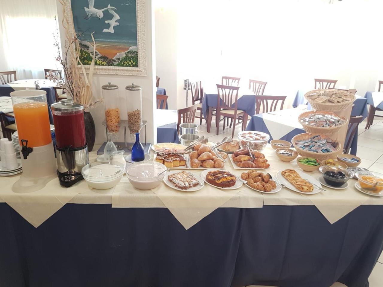 Hotel Caggiari سينِغاليا المظهر الخارجي الصورة
