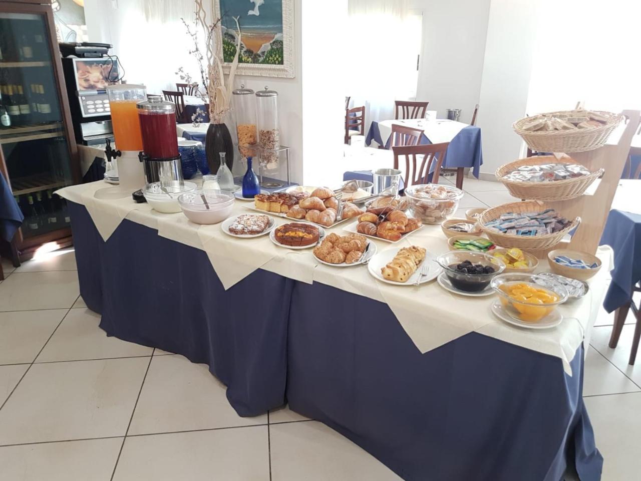 Hotel Caggiari سينِغاليا المظهر الخارجي الصورة