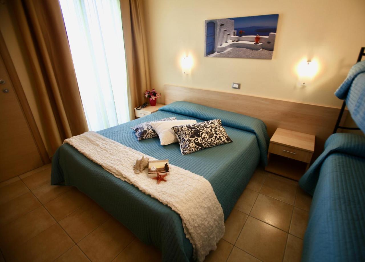 Hotel Caggiari سينِغاليا المظهر الخارجي الصورة